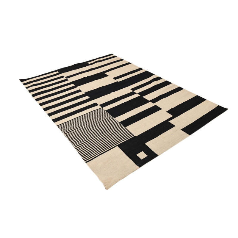 Tapis noir et blanc 5 x 8