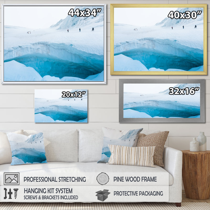 «Iceberg Beauty In Alaska I», reproduction sur toile, H 16 po x l 32 po x P 1 po, Cadre flottant blanc