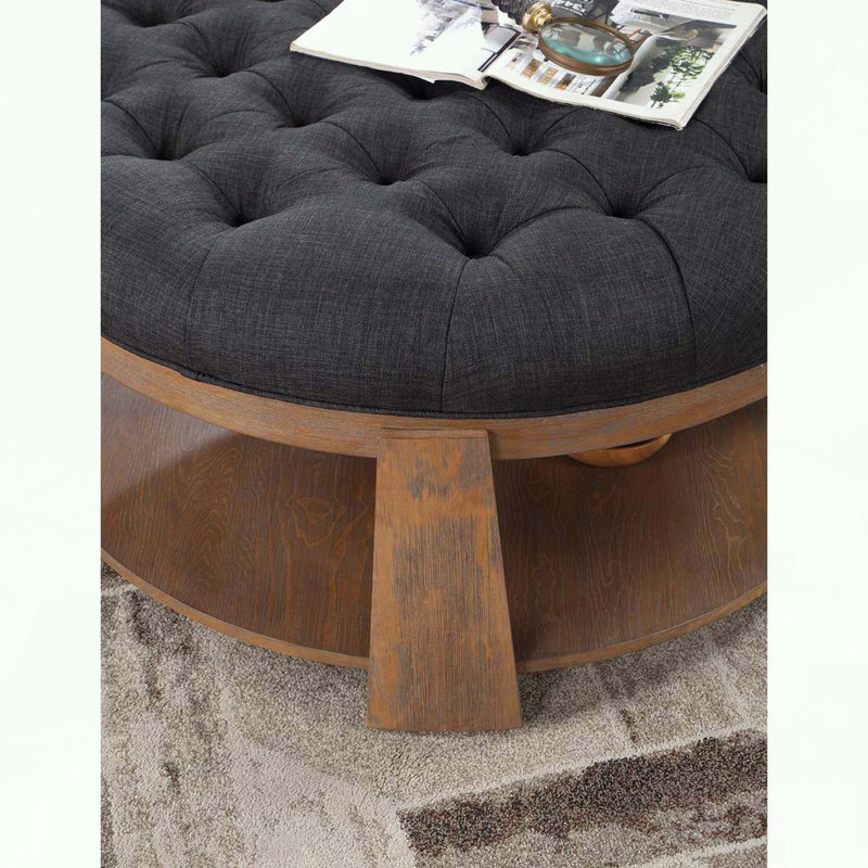 Repose-pieds capitonné de style transitionnel à assise profonde en lin avec tablette ouverte ton naturel / gris foncé | Structure en bois | Noyer brun
