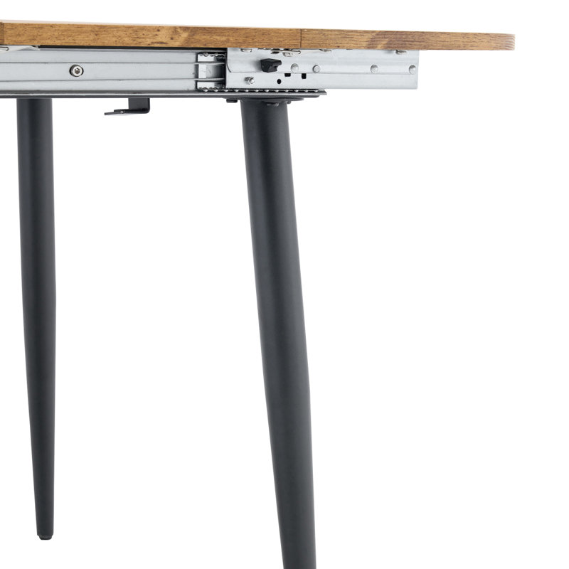 Ensemble de table et de chaises. Table de salle à manger extensible moderne en panneau de fibres à densité moyenne. La table possède un design télescopique, convenant à des rassemblements de différentes tailles.