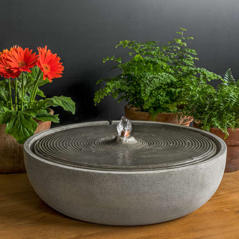 Fontaine ondulée en béton, H 6,25 po x l 14,25 po x P 17,25 po, Roche calcaire française