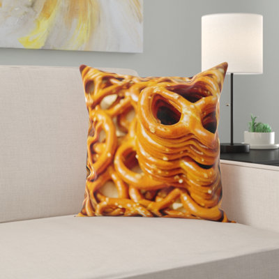 Coussin pretzel
