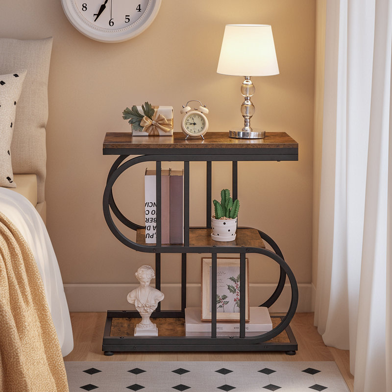 Table de bout étroite en forme de S avec tablettes ouvertes à 3 couches