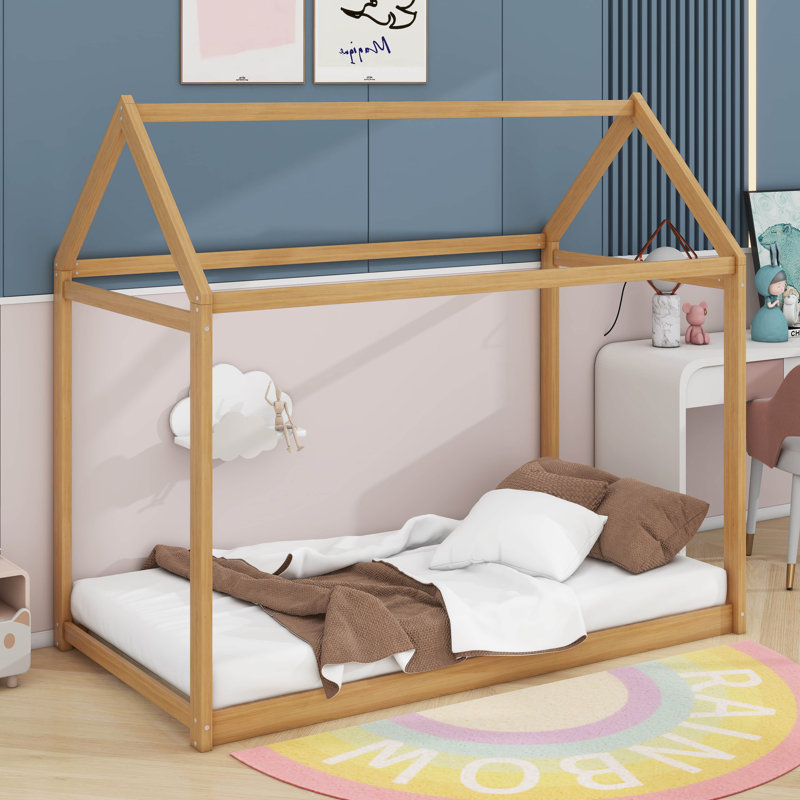 Lit simple en bois