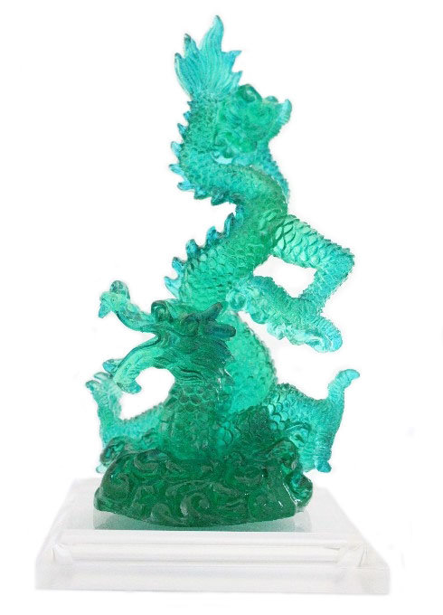 Figurine dragon levant