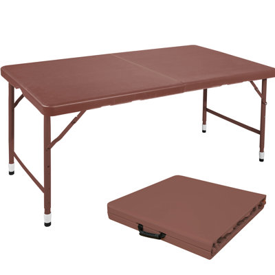 Table pliante portative brune de 4 pieds pour le camping et la salle à manger à la maison, surface d'écriture lisse, pieds en caoutchouc antidérapants, activités pliantes intérieures et extérieures à installation rapide, acier plastique haute résistance, 135 kg