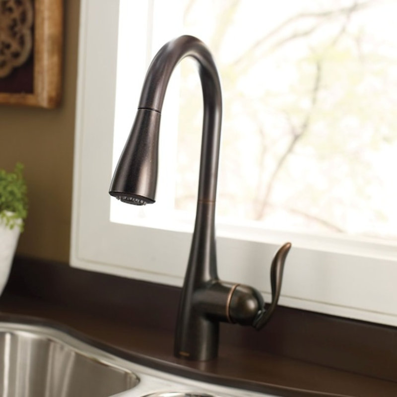 Robinet de cuisine rétractable à poignée unique avec fonctions Power Boost et Reflex de Moen Arbor, Bronze frotté à l'huile