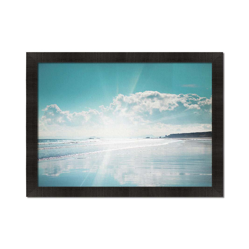 «Close to Sunset» par Hal Halli. Impression sur papier - Montée et encadrée, taille de l'image, H 40 po x l 52 po