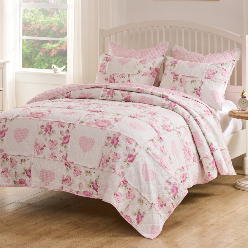 Ensemble de courtepointe pour grand lit 3 pièces Greenland Home Fashions Veronica's Hearts Pink 90 x 90 + 20 x 26 (2)