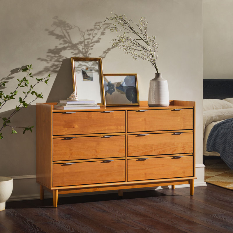 Niarose 6 - Drawer Dresser, Caramel