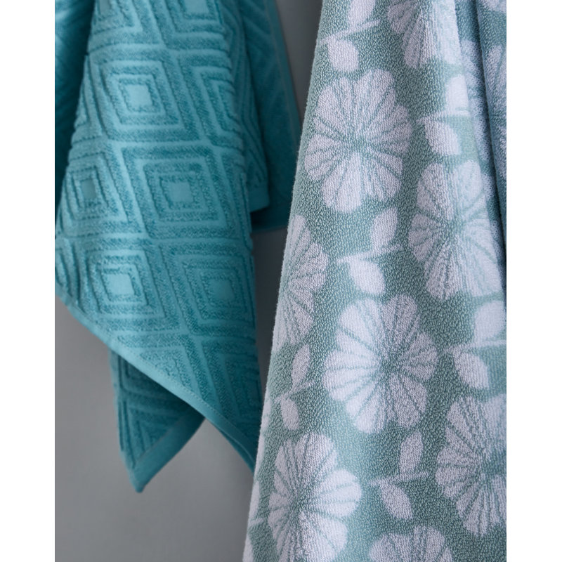 Retro Floral Bath Sheet