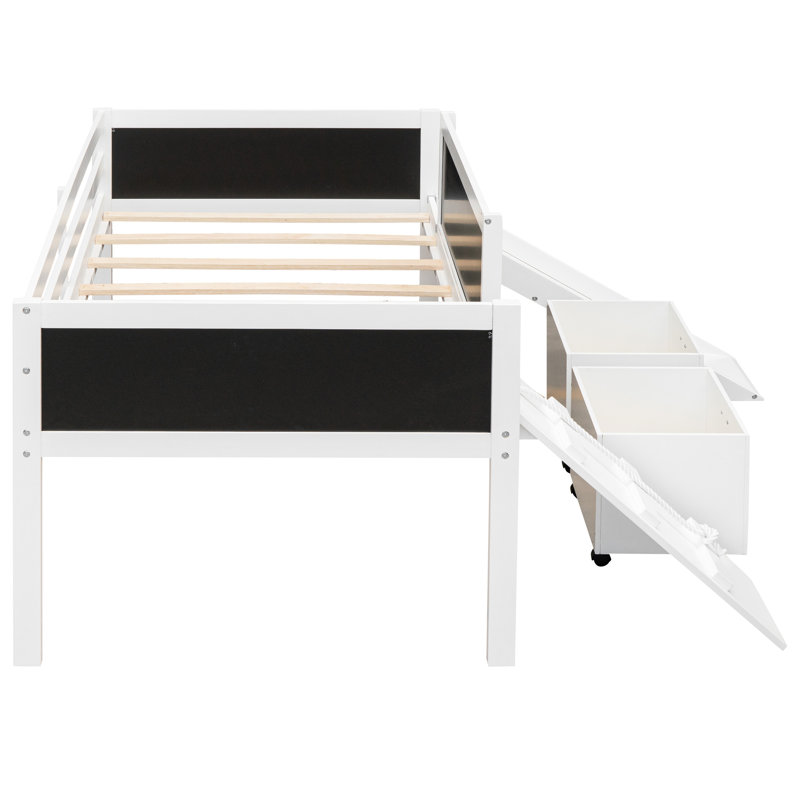 Lit mezzanine simple - blanc. Fabriqué en bois massif, avec structure et corde d'escalade, tableau noir. Divertissant et sécuritaire en tableau noir, deux rangements. Polyvalent et amusant