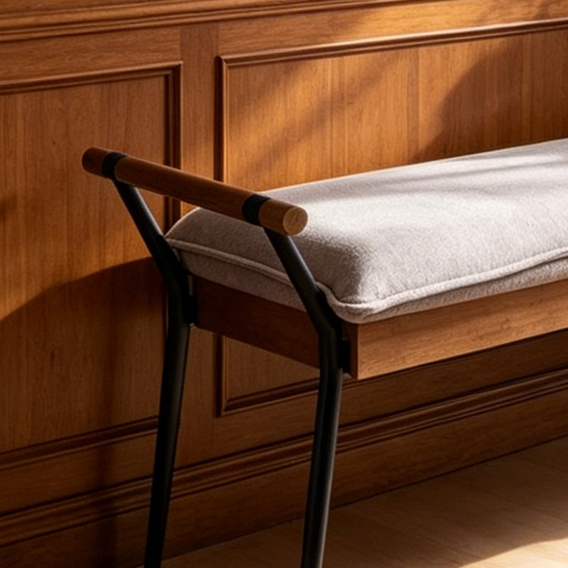 Banc rétro léger et luxueux, style rectangulaire classique, accoudoirs réfléchis, pieds en métal durables, mobilier polyvalent gris