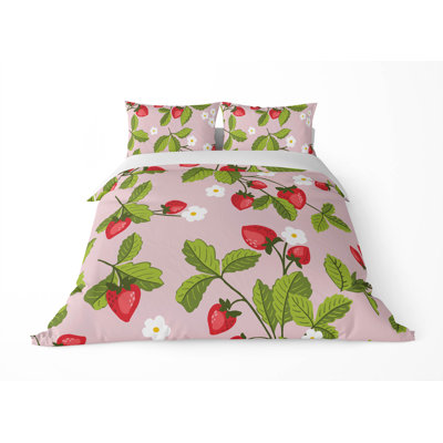 Strawberries 3- Piece Decorative Lightweight Comforter Set