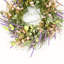 Couronne de porte artificielle 24 po avec fleurs et fleurs d'eucalyptus
