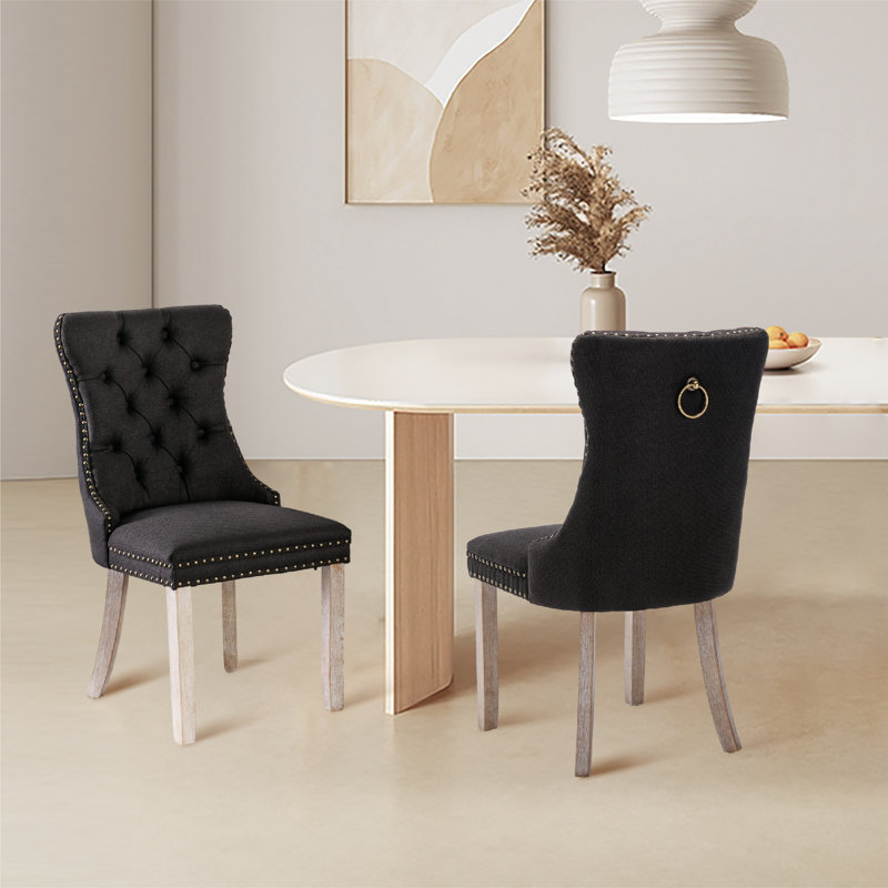 Chaise Parsons, Noir
