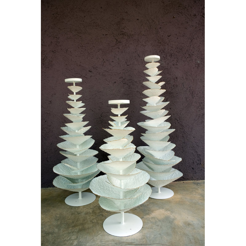 Accessoire de décoration avec porte-bougie en fer doré large Lily Living 37,5 pouces de hauteur, Blanc