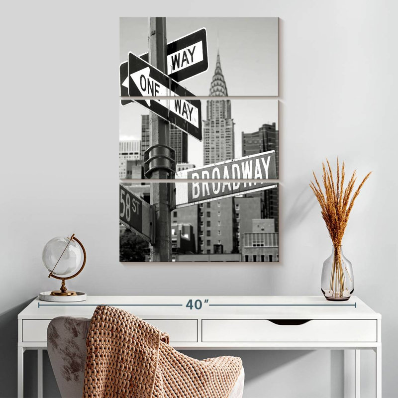 Nicci Broadway, 32" H x 20" W