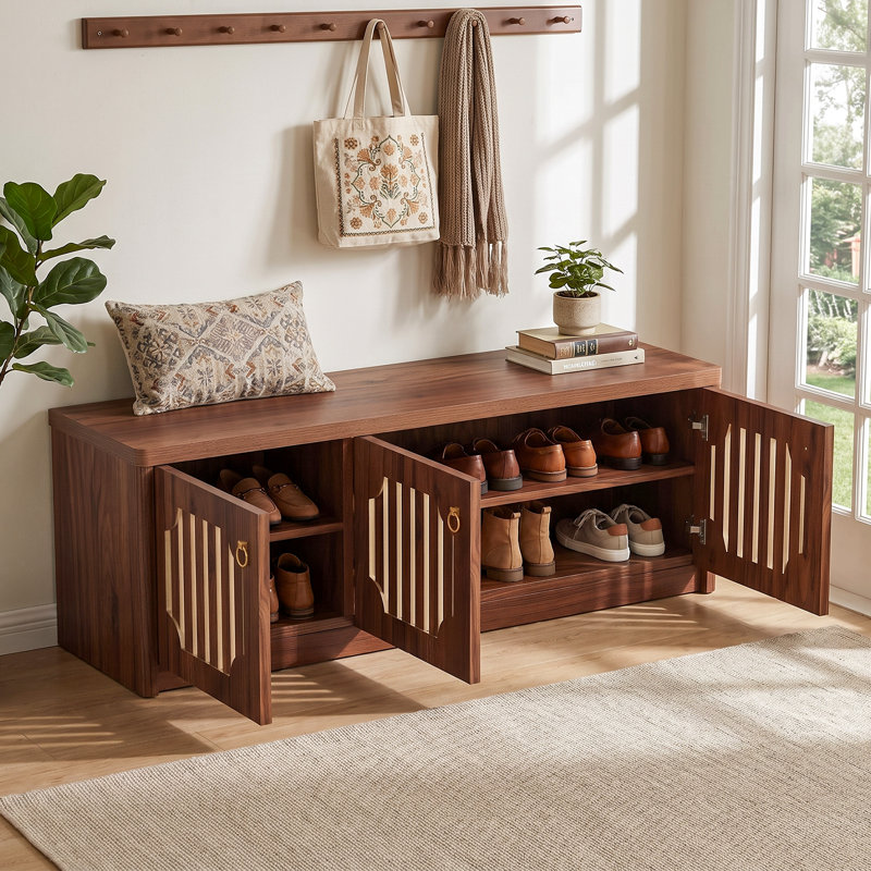 Banc de rangement en bois pour chaussures avec 3 portes à lattes et tablette intérieure réglable, armoire à chaussures en noyer