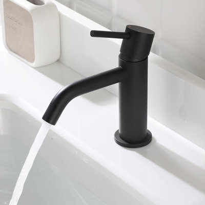 Single-Hole Single-handle Bathroom Faucet with Drain Assembly