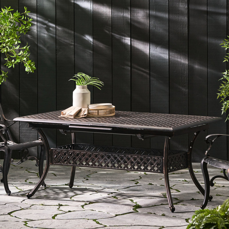 Table de salle à manger extensible Cast Weather - Caractéristique. Fabriqué en fer et en bois. Ton naturel. 64 po x 37,5 po 29 po. Table de terrasse 82,64 lb - Design rustique, matériaux 64 po 37,5 po 29 po