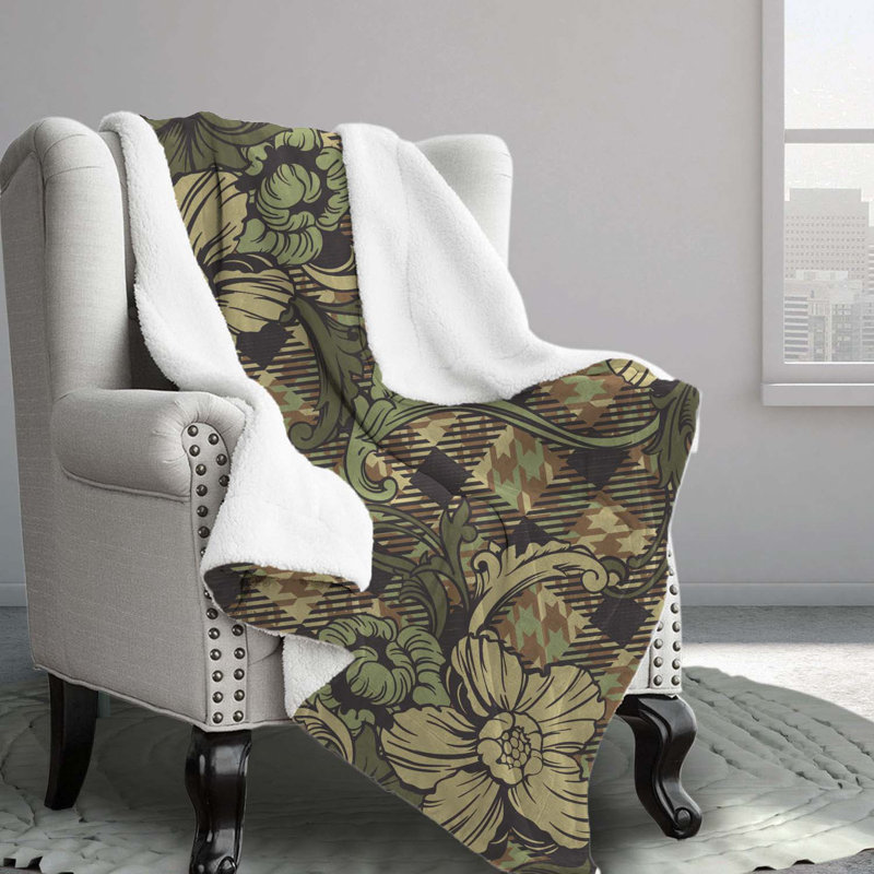 Plaid Flowers Polyester Comforter, King Comforter + 2 King Pillowcases