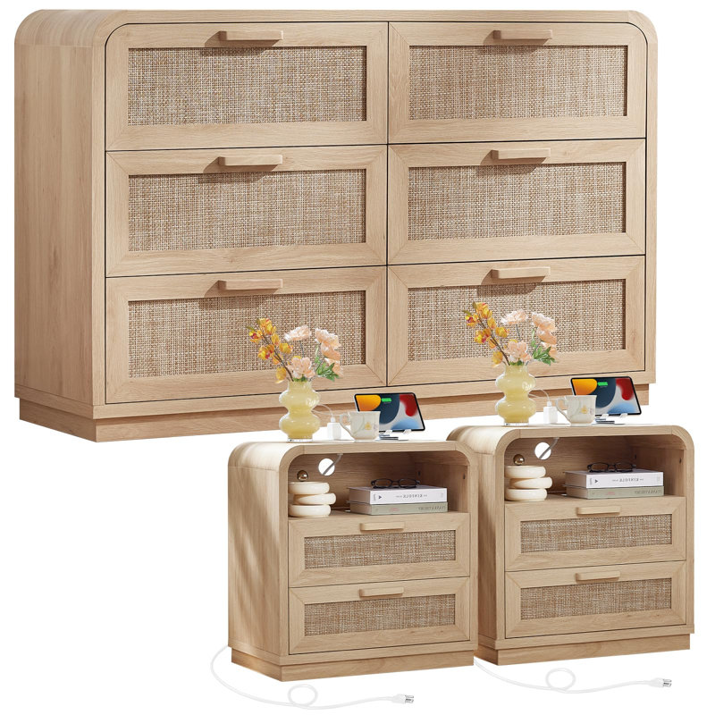Ensemble de 3 pièces en rotin de style bohème incurvé, comprenant une commode à 6 tiroirs et des tables de chevet à 2 tiroirs avec station de recharge.
