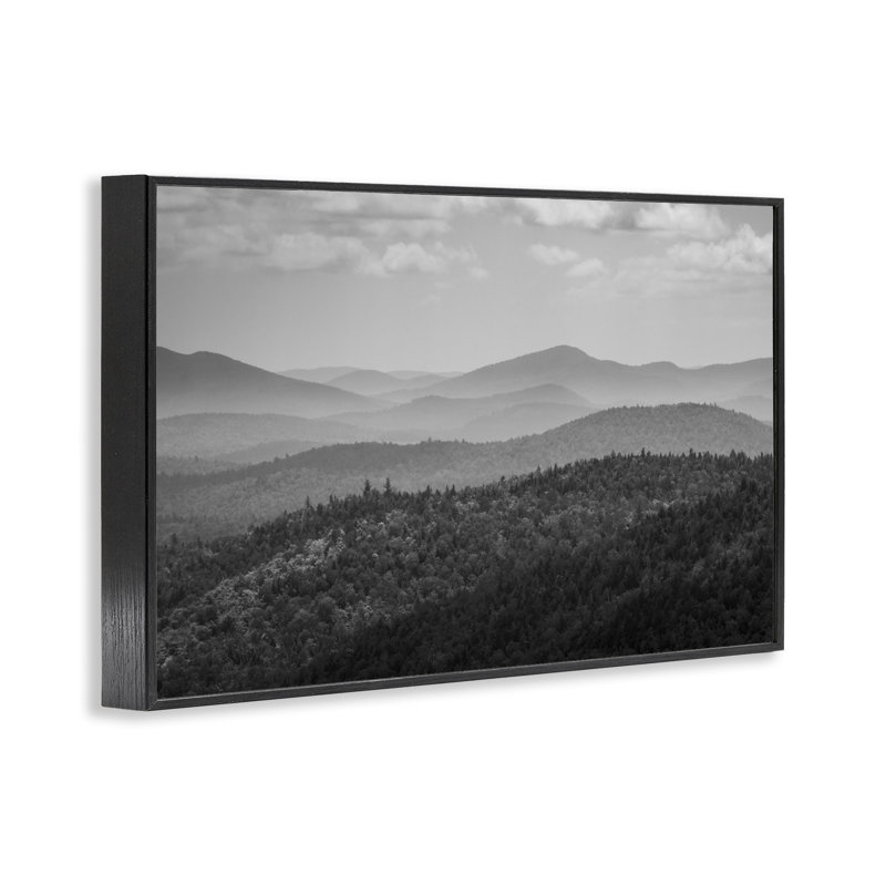Misty Adirondack Mountains, estampe numérique, conception de James Rodewald, H 12 po x l 18 po, Giclée encadrée noir minuit