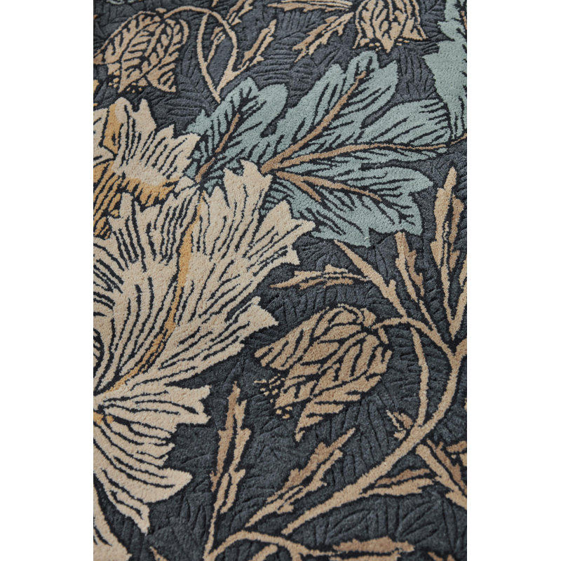 Hand Tufted Wool Floral Area Rug in Webb's Blue, Rectangle 6'7" x 9'2"