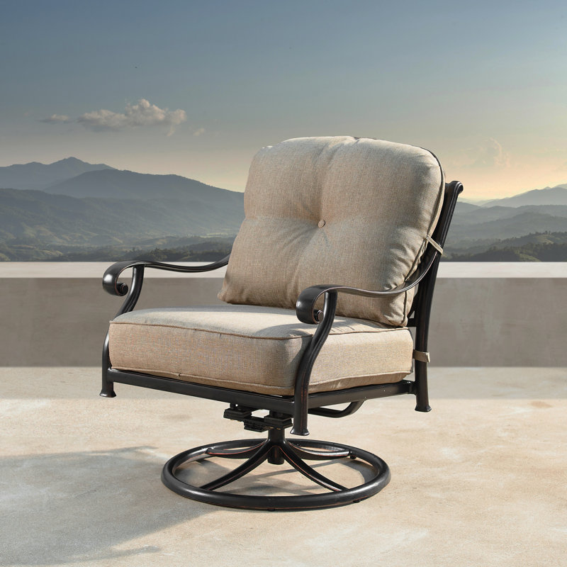 Bayshore Outdoor Swivel Lounge Chair
