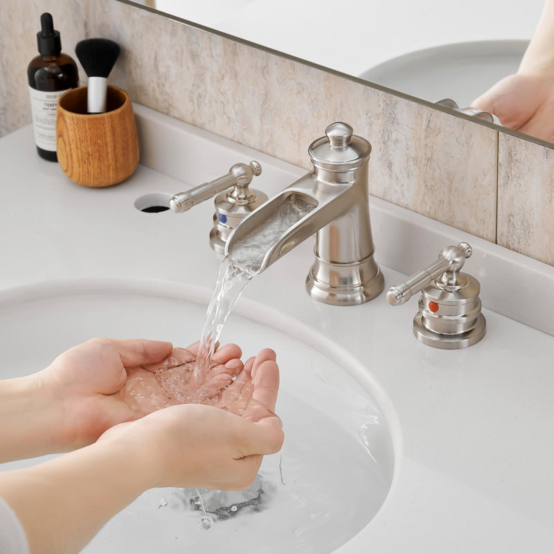 Robinet de salle de bain de 8 pouces de largeur, Nickel brossé