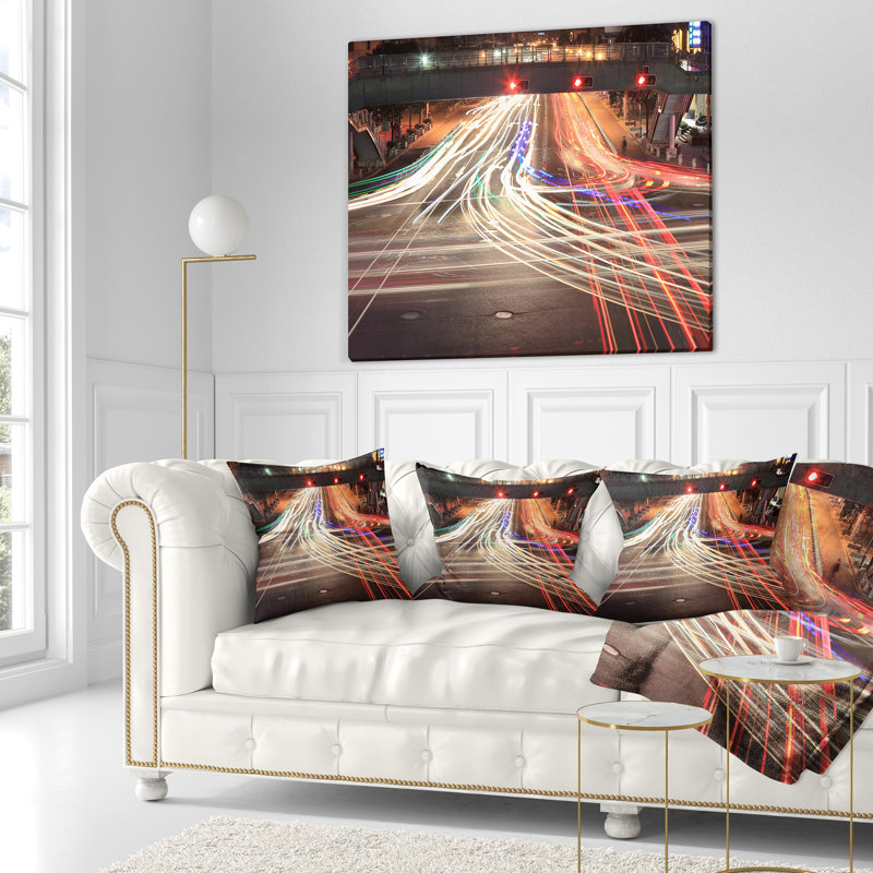 Cityscape les traces de lumières sur un coussin à carrefour, 18 po x 18 po, Coussin décoratif