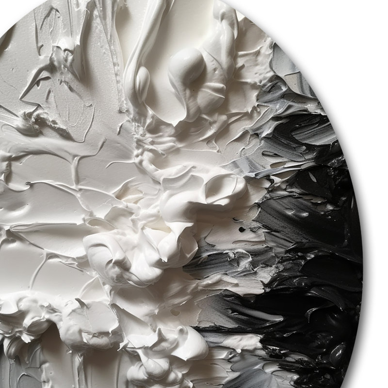 Art mural rond en métal blanc et noir Tranquility Unleashed, H 16 po x l 16 po x P 1 po