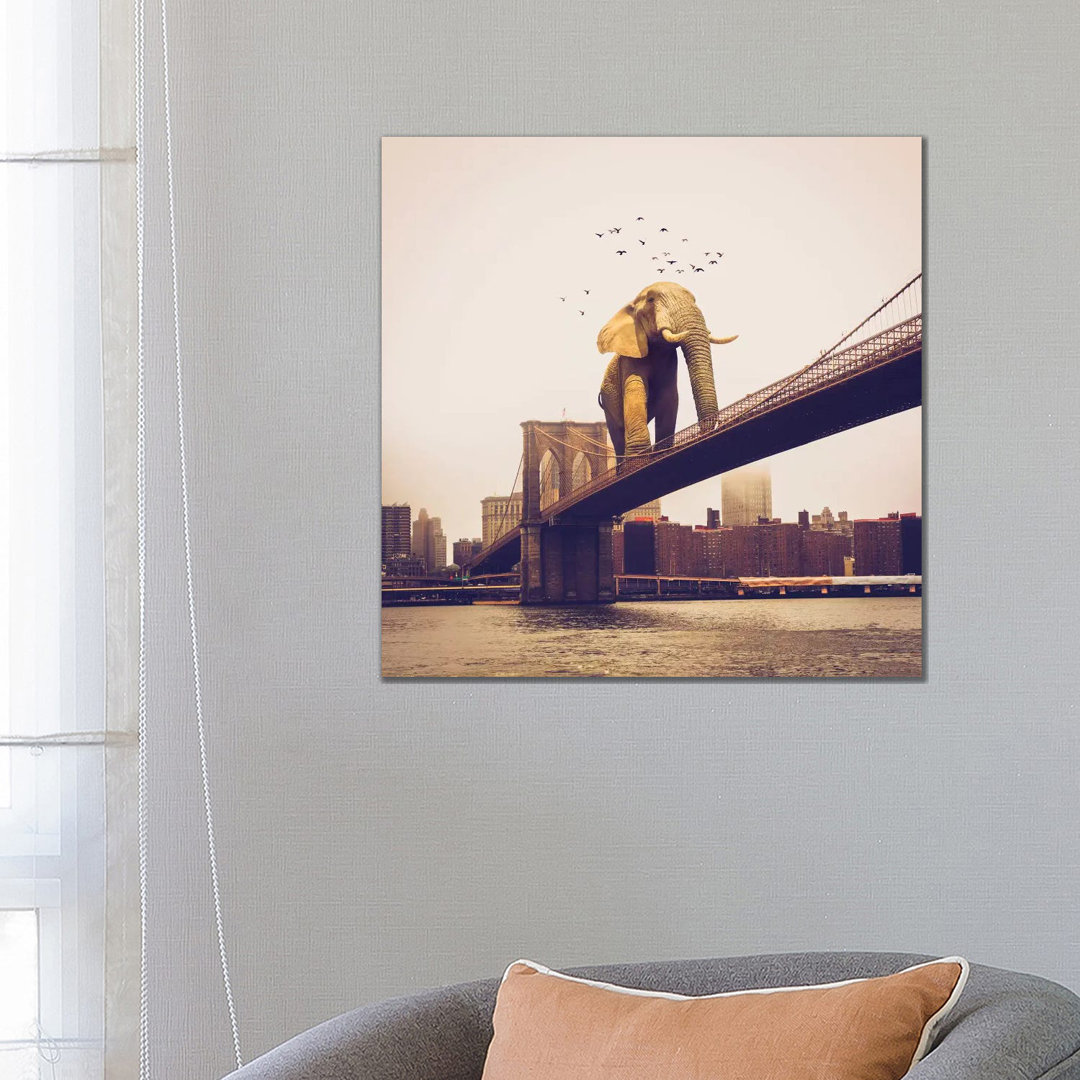 Elephant Bridge Amble von Soaring Anchor Designs - Galerie-verpackte Leinwand Giclée auf Leinwand