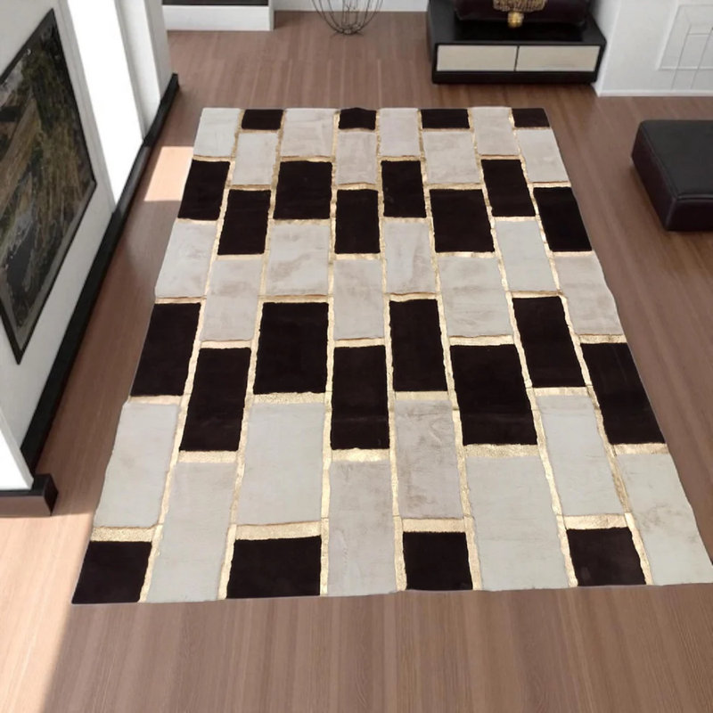 Tapis moderne moelleux noir et crème avec des lignes dorées pour un décor de salon luxueux, Rectangle 2 pi x 6 pi
