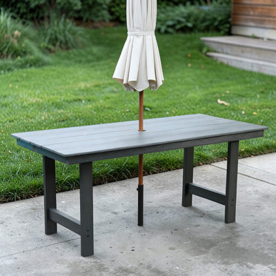 Table de salle à manger Abigail en PEHD pour l'extérieur avec grain de bois gaufré