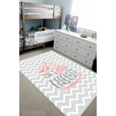 Tapis gris clair / blanc en polyester tissé à la machine Talton