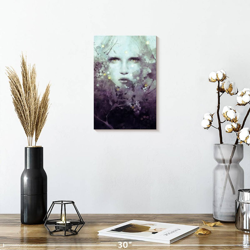 Leisha Queen Vine, 12" H x 8" W