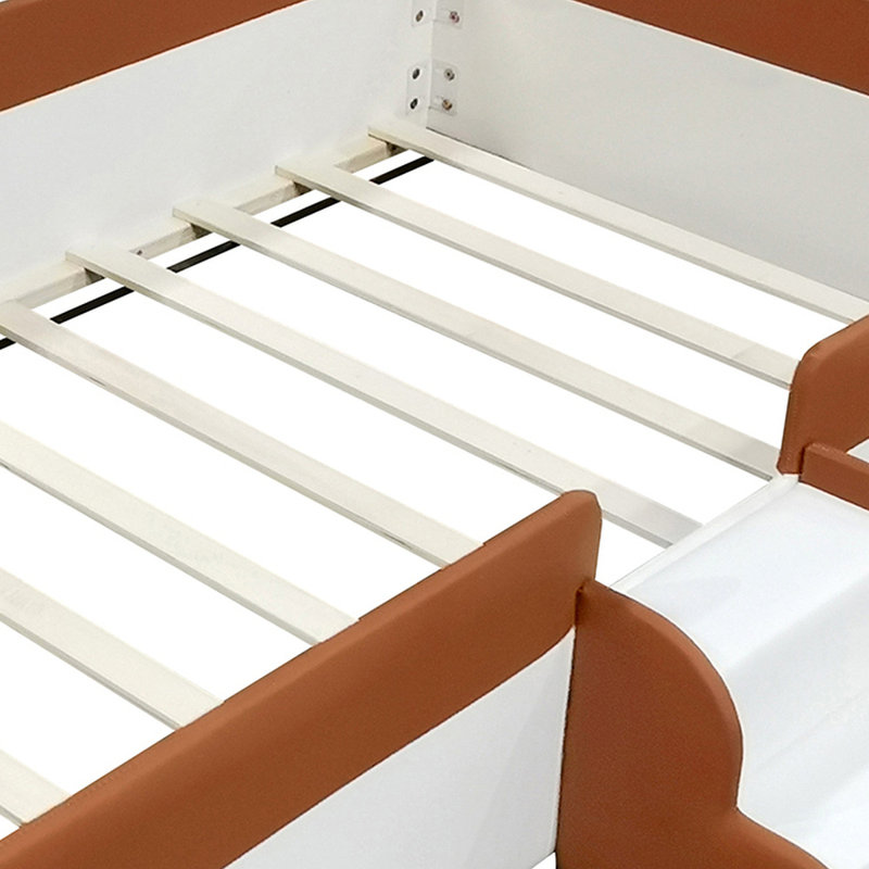 Structure de lit de jour simple rembourrée avec clôture de sécurité et escalier pour des solutions de couchage modernes et sécuritaires