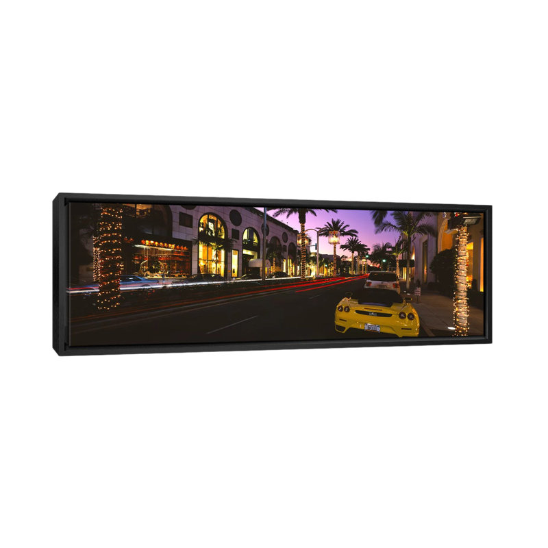 Voitures parcées sur la route, rodeo, reproduction de photo sur toile tendue, H 20 po x l 60 po x P 1,5 po, Sans cadre