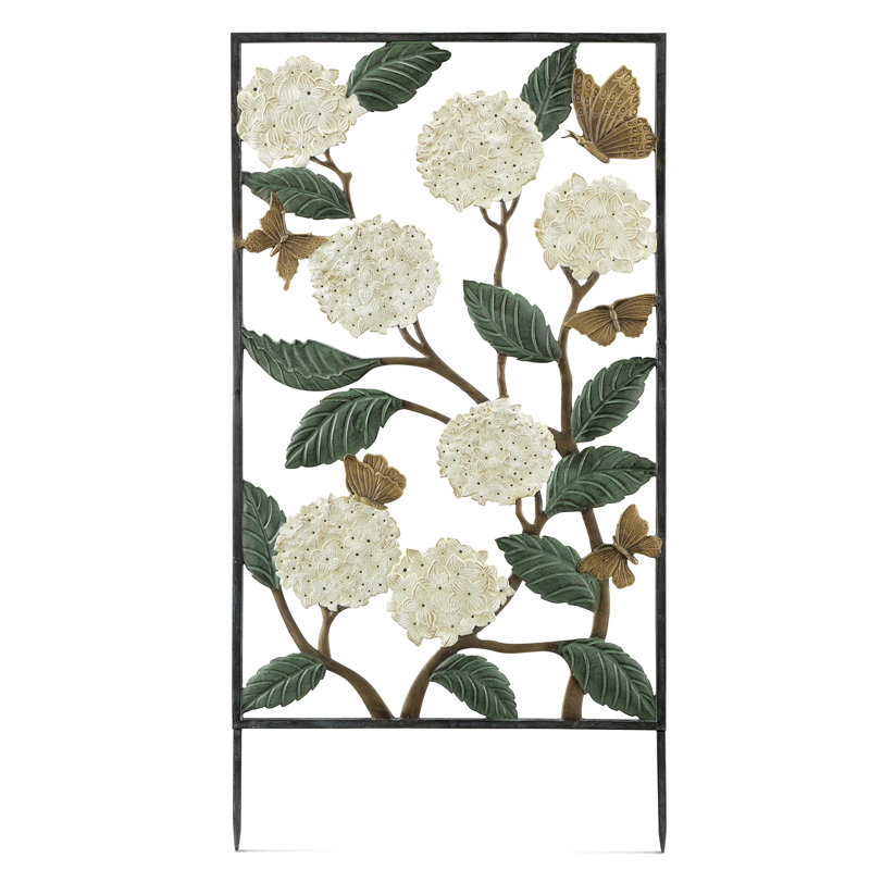 Hortensia et treillis papillon