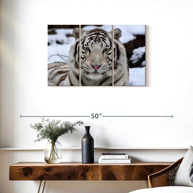 Glorious White Tiger, 20" H x 33" W