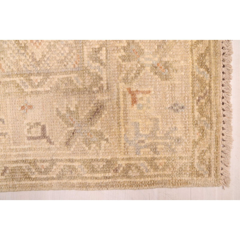 Tapis kaki Kavya Oushak 7 pi 10 po x 9 pi 10 po