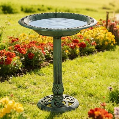 Fontaine de jardin avec bain d'oiseaux