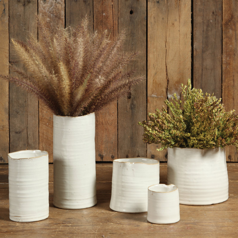 Traeshon White Ceramic Vase