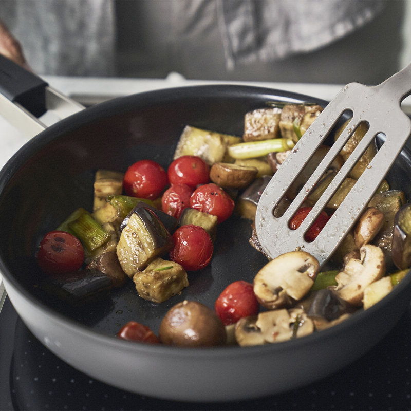 ZWILLING Pure 9.5-Inch Stainless Steel Ceramic Nonstick Fry Pan, Green, 9.5", Gray
