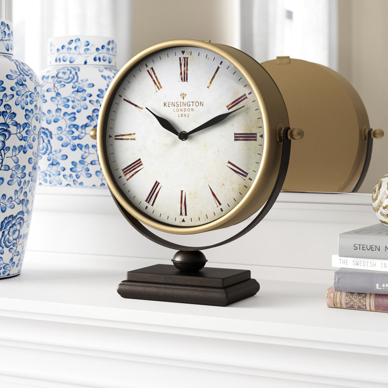 Roman Numeral Metal Quartz Movement / Crystal Tabletop Clock in Gold