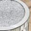 Table de bout ronde en cristal avec incrustations de miroir - 2 couches argentées pour chambre à coucher moderne, option décorative de salon avec pièce, rangement et décoration de chambre à coucher
