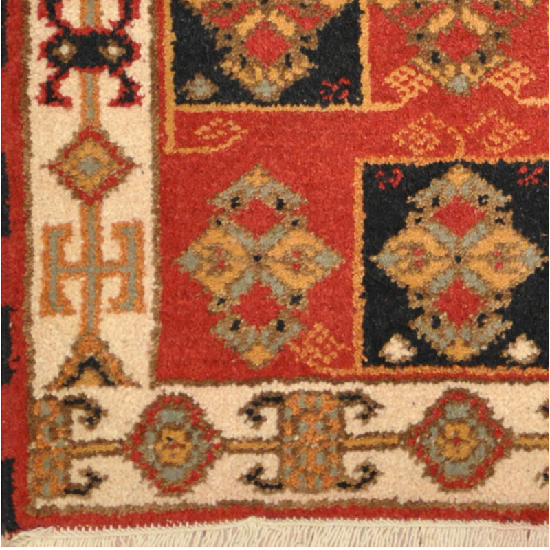 Tapis unique en laine noué à la main de 2 pi x 4 pi rouge / noir / vert Hasbi