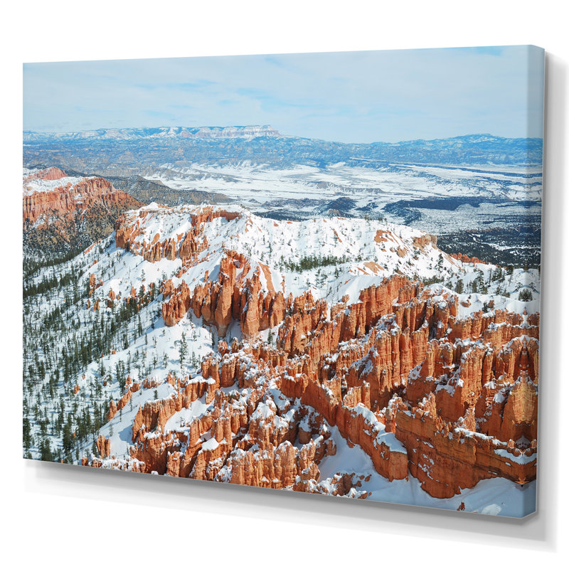 Bryce Canyon avec neige en hiver sur toile, Toile tendue, 30" H x 40" W